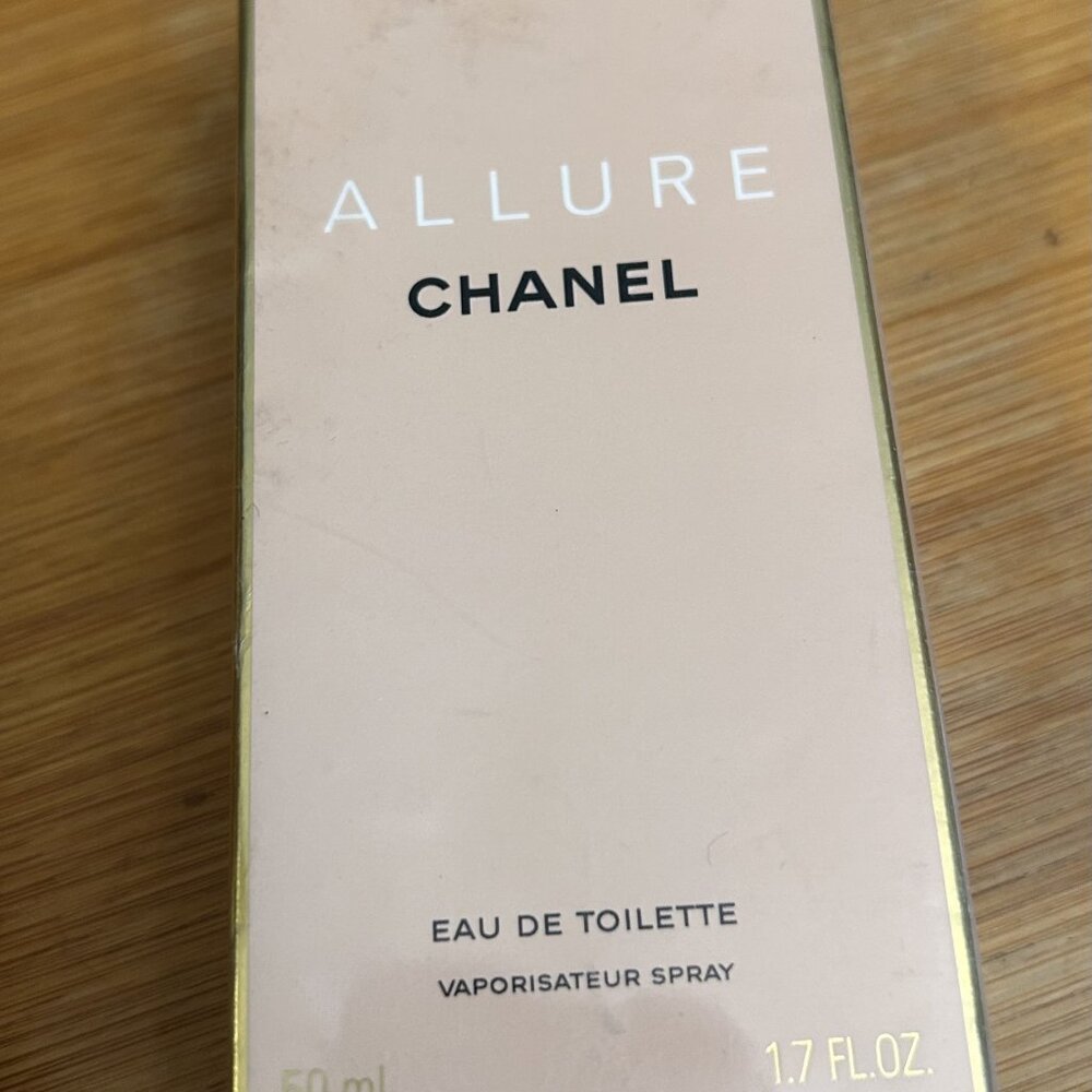 CHANEL ALLURE Eau de Toilette Spray 1.7 oz